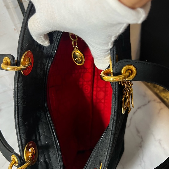 GUC Dior Black Cannage Medium Handbag - Picture 6 of 9